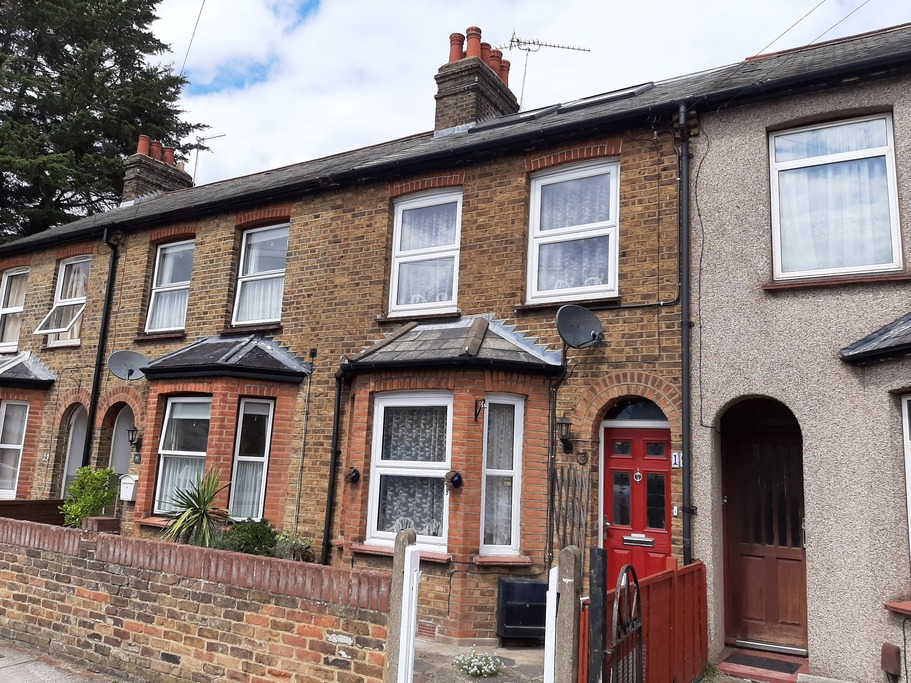3 bed Mid Terraced House for rent in Hayes. From Broads Property Services