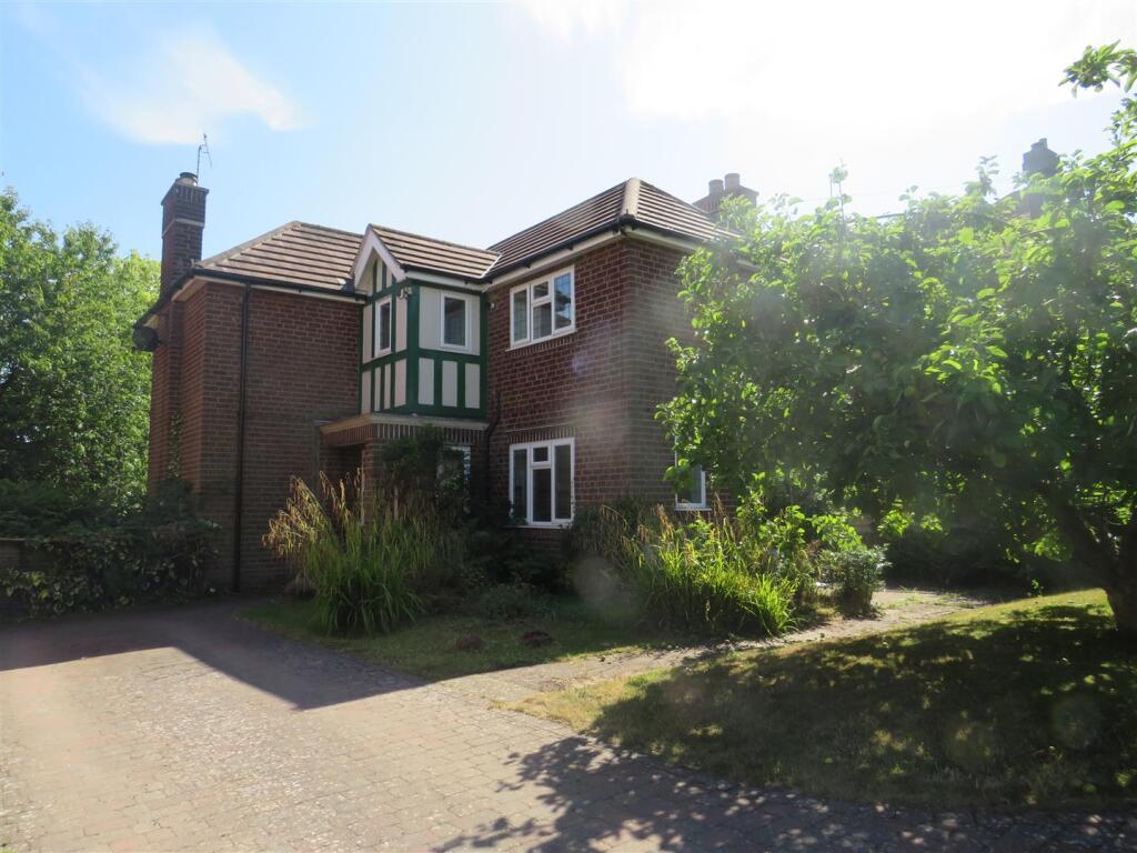3 bed Detached for rent in Kenilworth. From Hawkesford - Leamington Spa 3 bed Detached for rent in Kenilworth. From Hawkesford - Leamington Spa