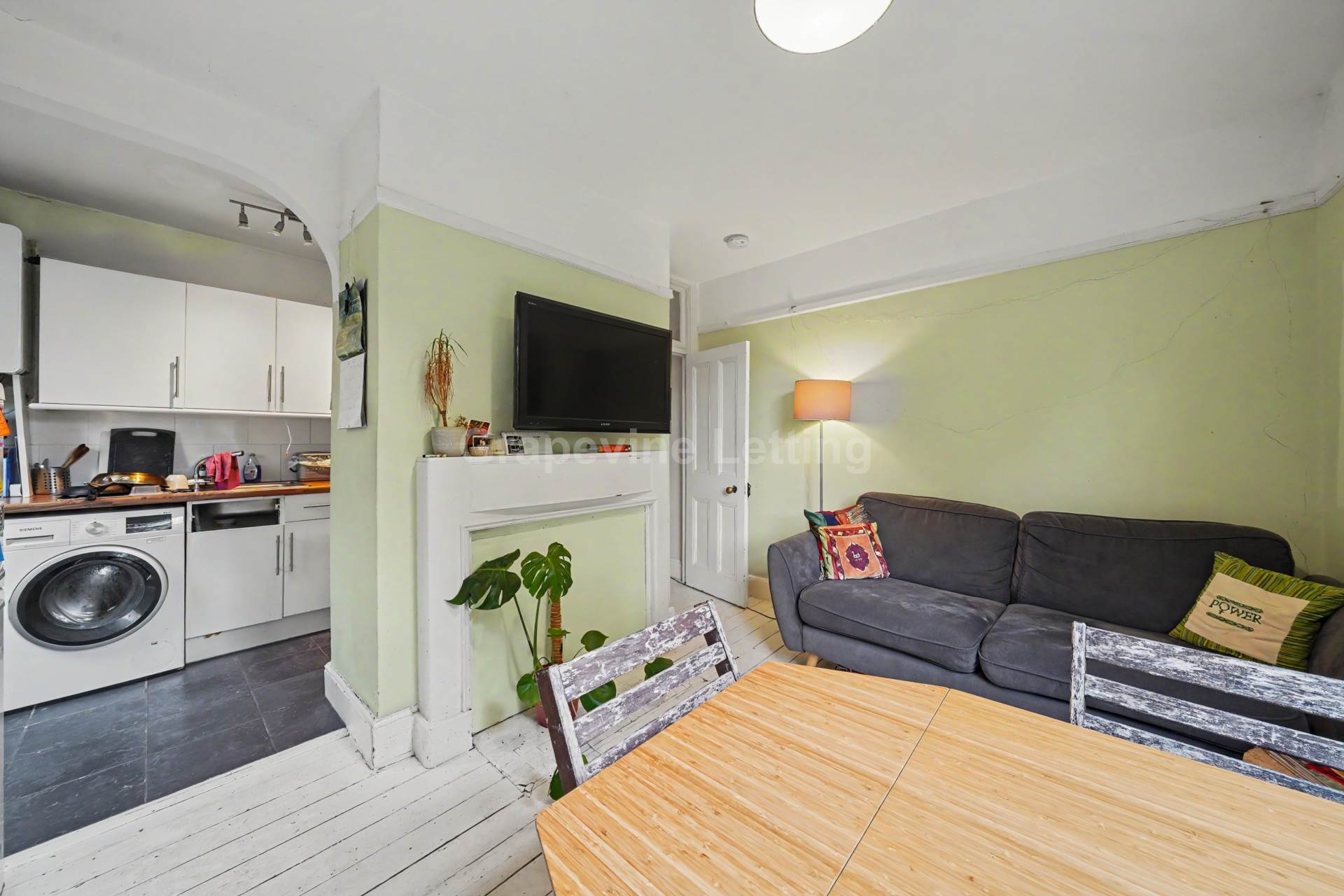 3 bed 1st Floor Flat for rent in London. From Grapevine Residential Lettings