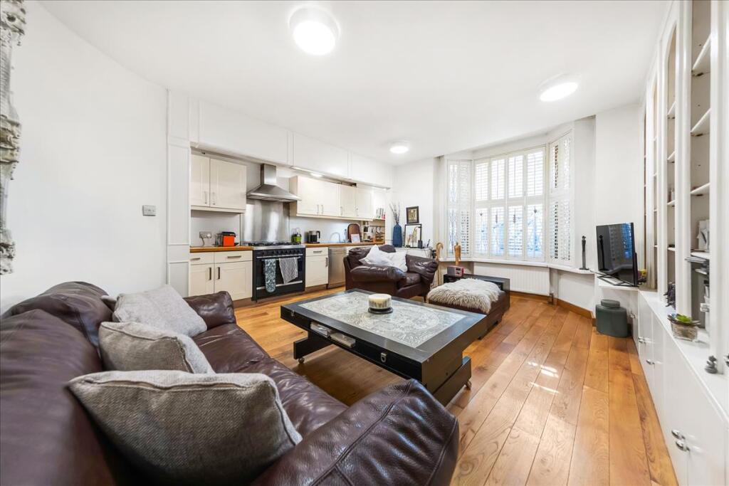 2 bed Apartment for rent in Kensington. From Lawson Rutter