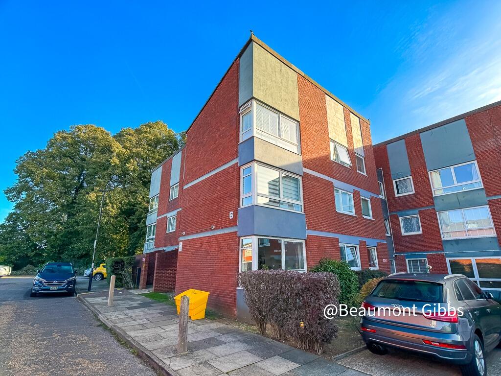 2 bed 1st Floor Flat for rent in Woolwich. From Beaumont Gibbs - Plumstead