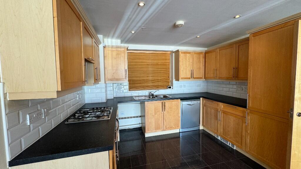 2 bed Apartment for rent in Seaford. From Luke Harris Residential - Seaford