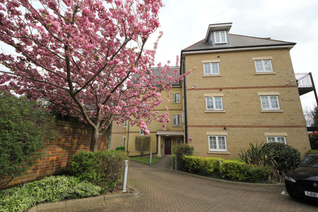 2 bed Flat for rent in Edmonton. From Addison Townends