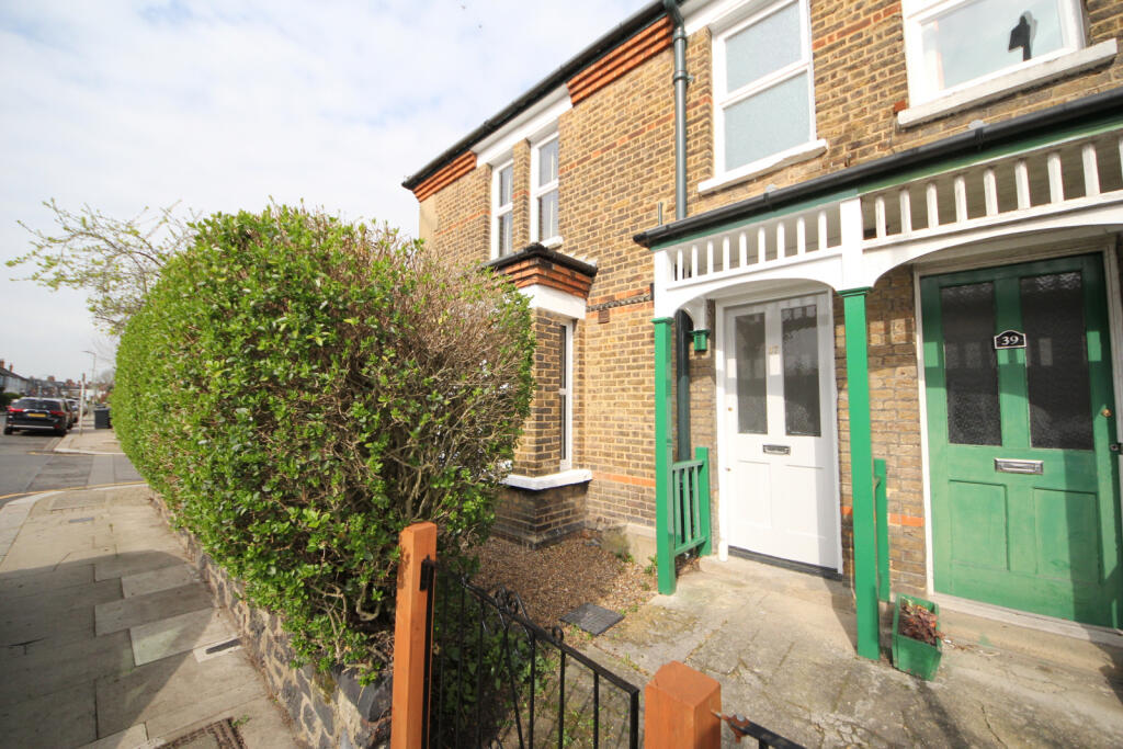 2 bed Maisonette for rent in Barnet. From Addison Townends
