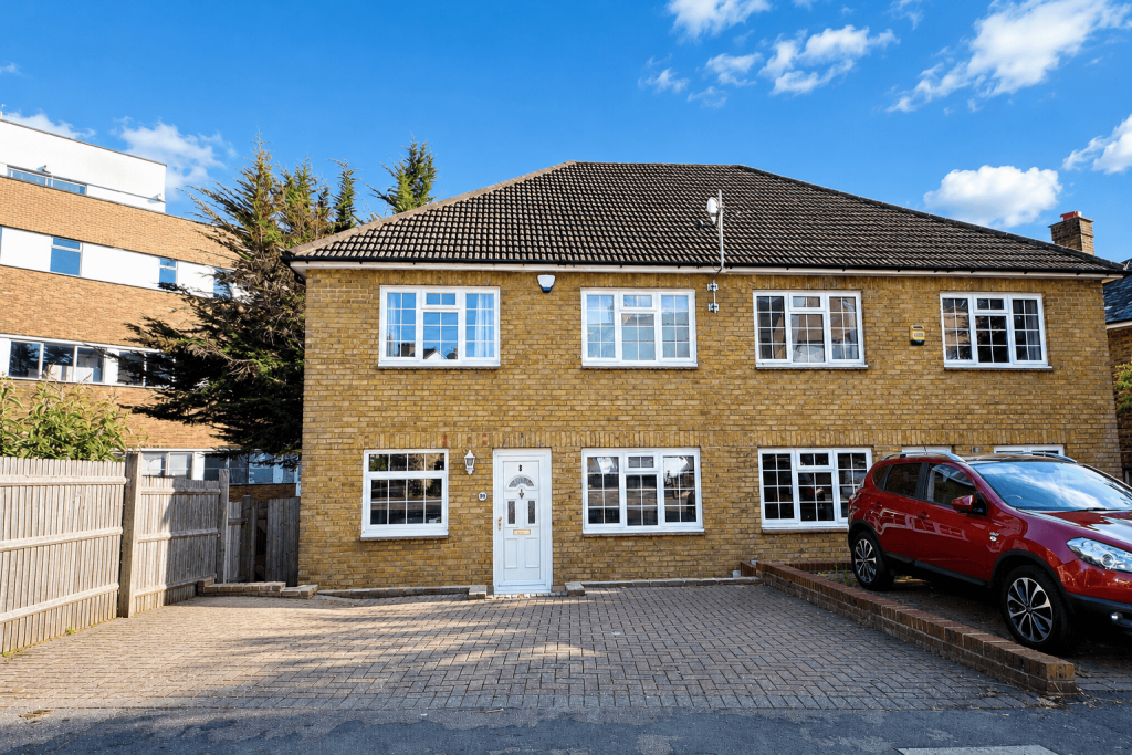 4 bed Semi Detached for rent in Potters Bar. From Addison Townsend - Southgate