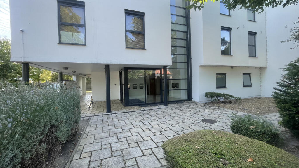 2 bed 1st Floor Flat for rent in Southgate. From Addison Townsend - Southgate