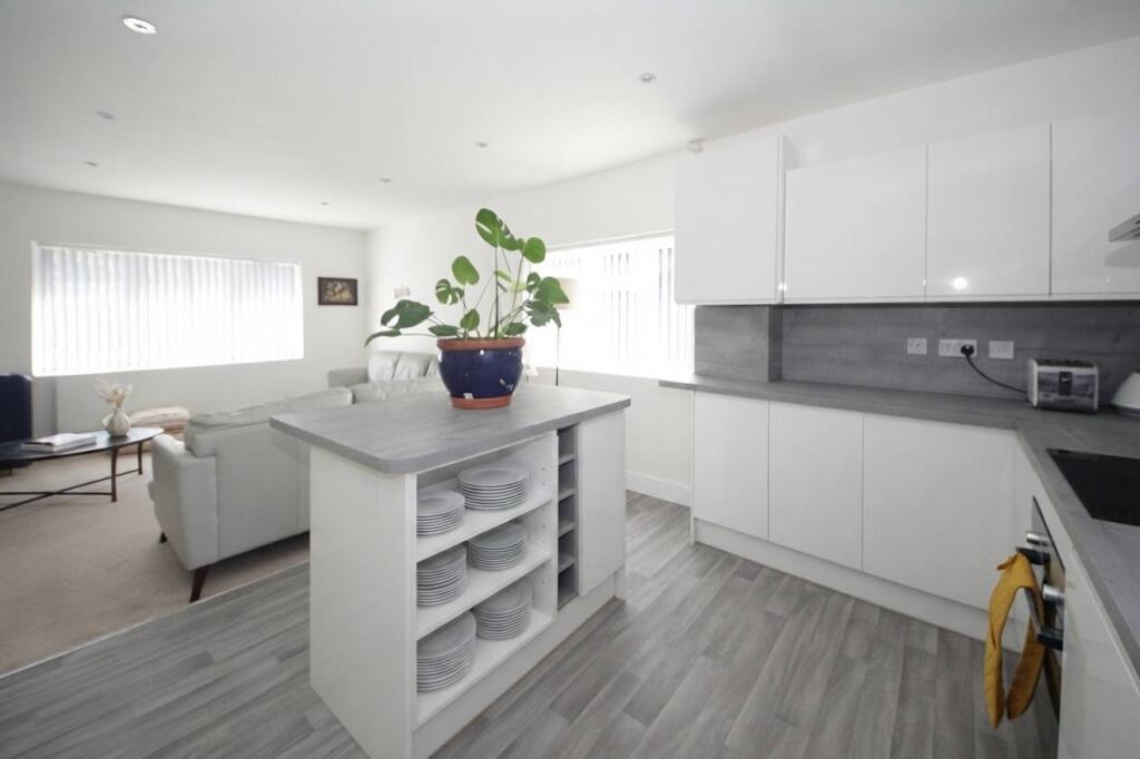 2 bed 1st Floor Flat for rent in Southgate. From Addison Townsend - Southgate 2 bed 1st Floor Flat for rent in Southgate. From Addison Townsend - Southgate