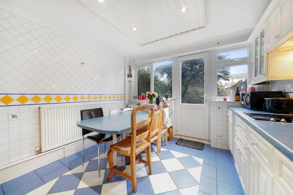 4 bed Mid Terraced House for rent in London. From LDB - London