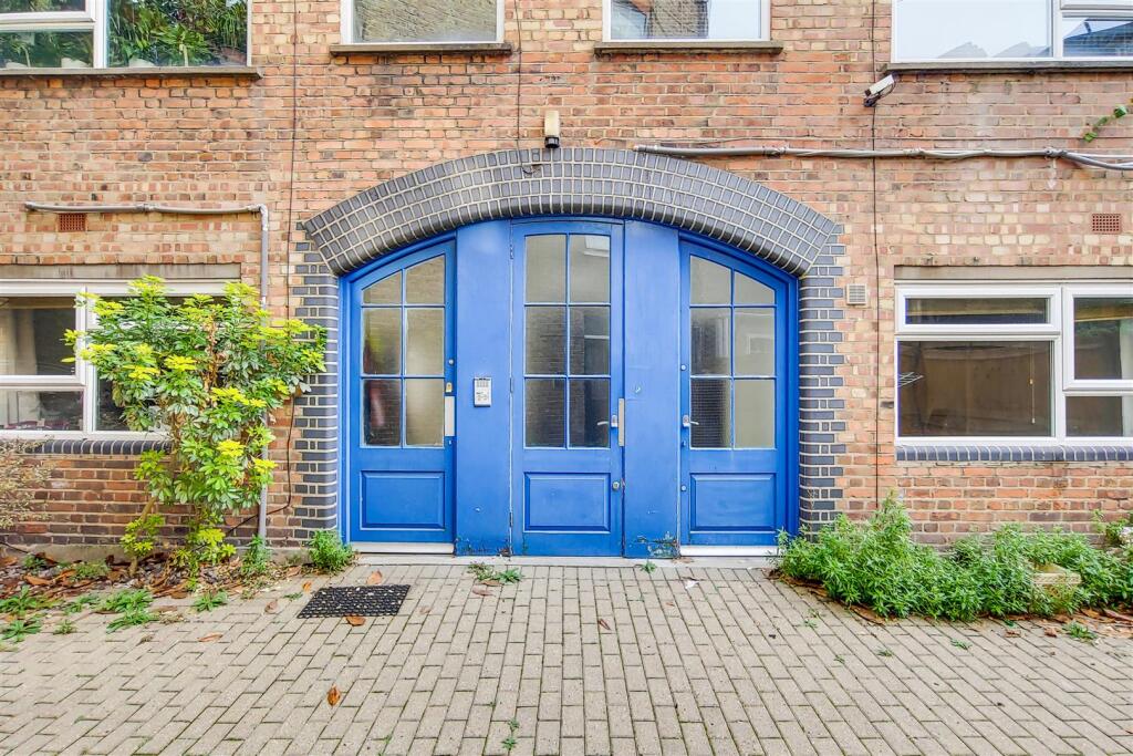 1 bed 1st Floor Flat for rent in London. From LDB - London