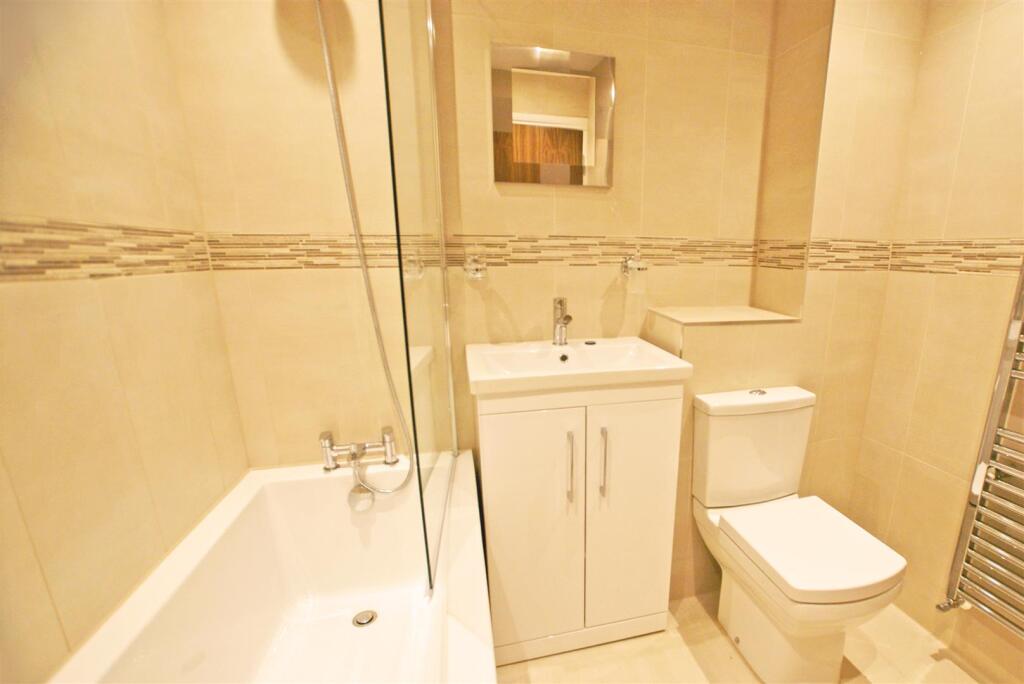 1 bed 1st Floor Flat for rent in London. From LDB - London