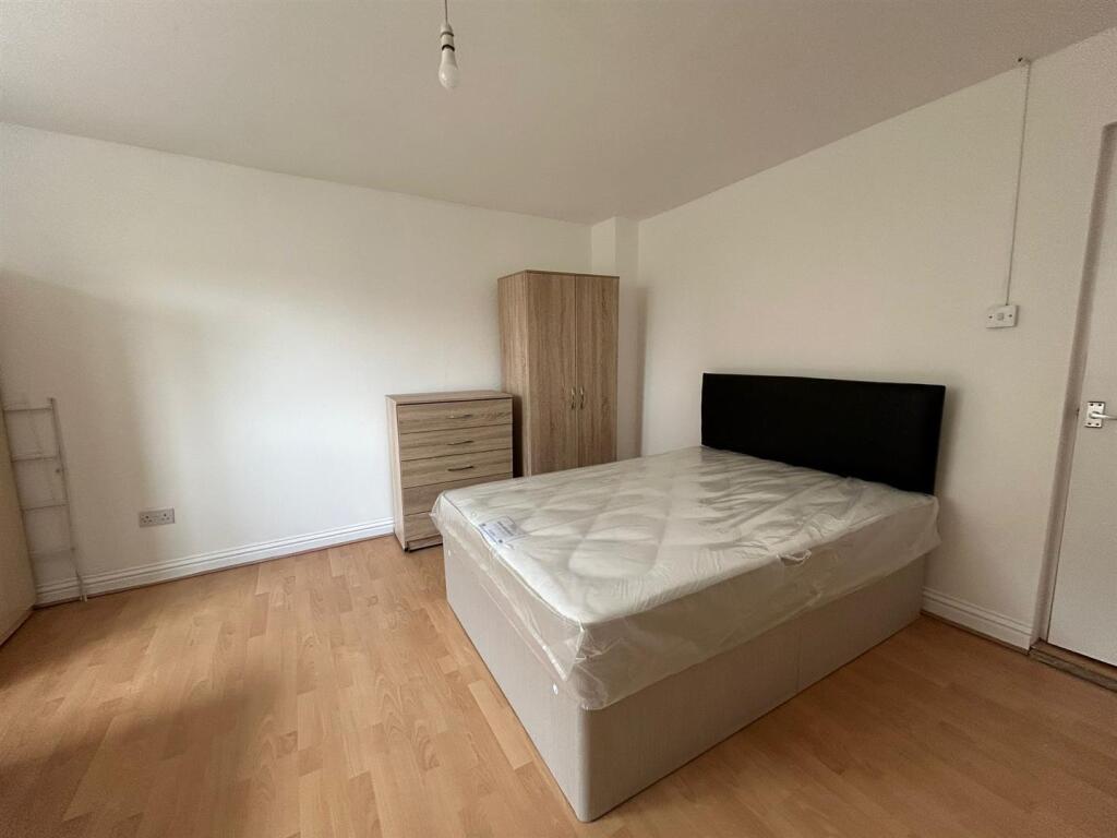 3 bed 1st Floor Flat for rent in Fulham. From LDB - London
