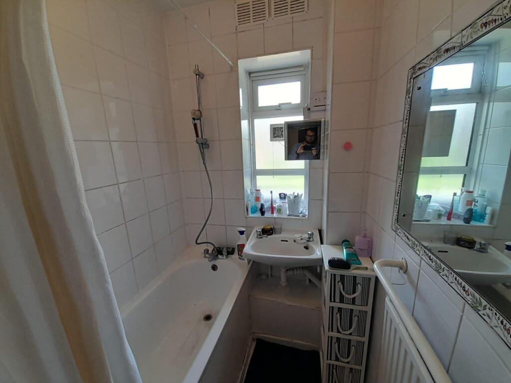 2 bed 1st Floor Flat for rent in Fulham. From LDB - London