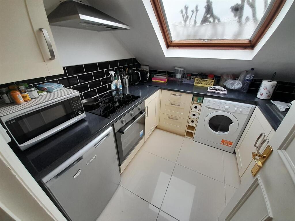 1 bed 1st Floor Flat for rent in London. From LDB - London