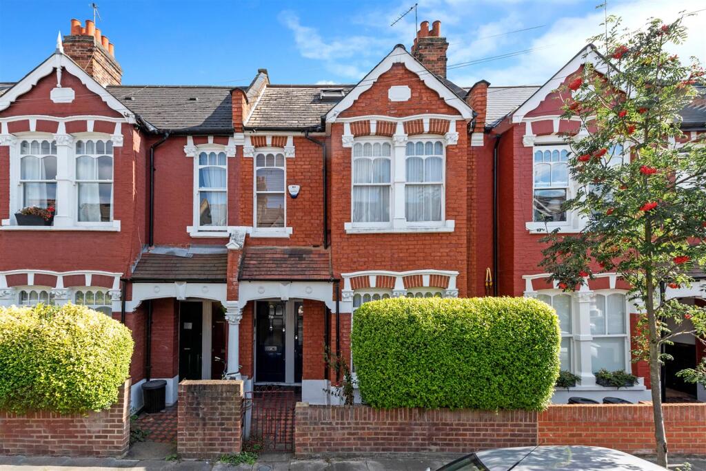 3 bed 1st Floor Flat for rent in Hammersmith. From LDB - London