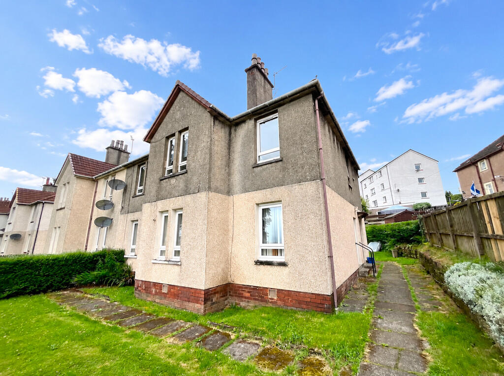 3 bed 1st Floor Flat for rent in Kilsyth. From 1-4-Sale - Glasgow