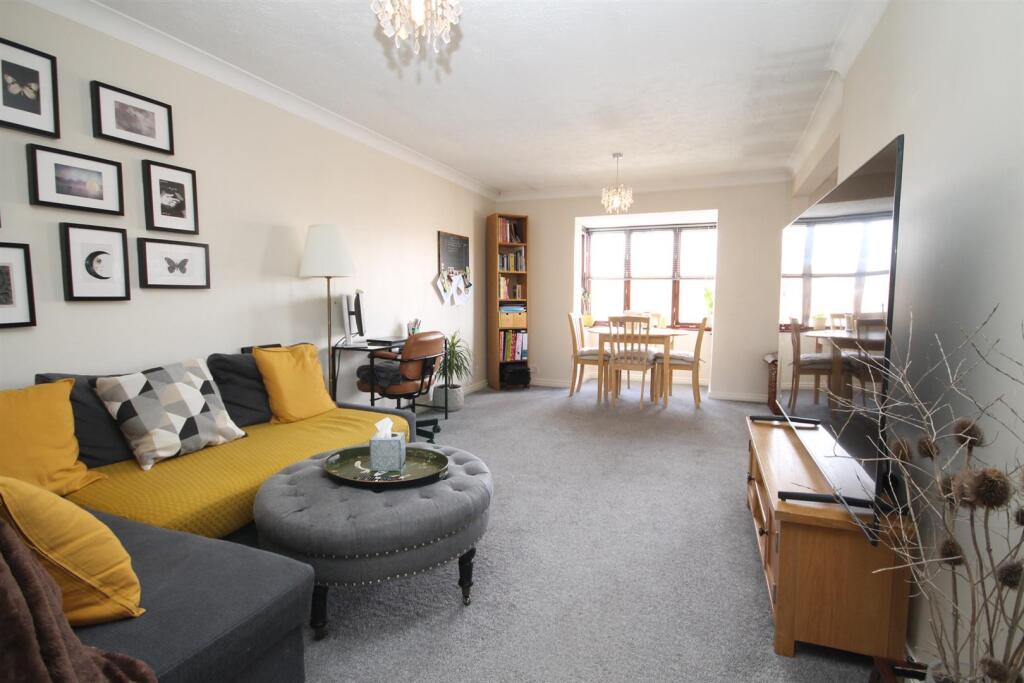 2 bed Apartment for rent in Wallington. From Silverman Black