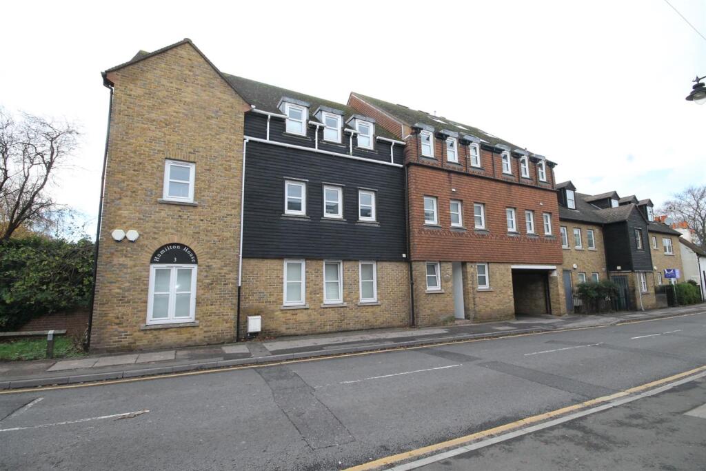 1 bed 1st Floor Flat for rent in Carshalton. From Silverman Black