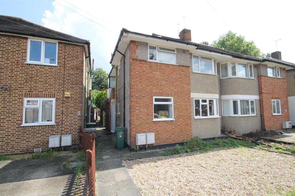 2 bed 1st Floor Flat for rent in Carshalton. From Silverman Black