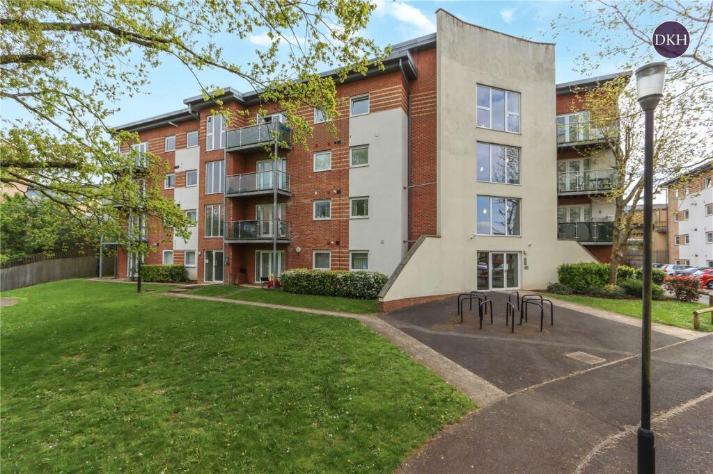 2 bed Apartment for rent in Watford. From Dey King and Haria