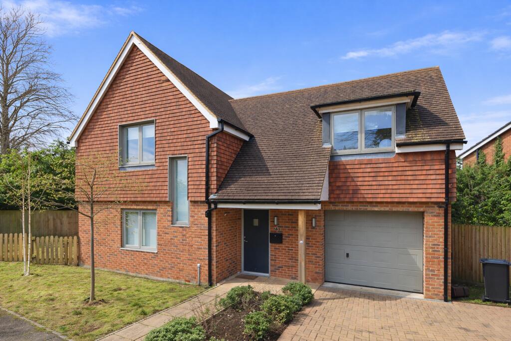 3 bed Detached for rent in Watford. From Dey King and Haria Estate Agents - Watford