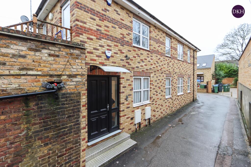 2 bed Apartment for rent in Watford. From Dey King and Haria Estate Agents - Watford