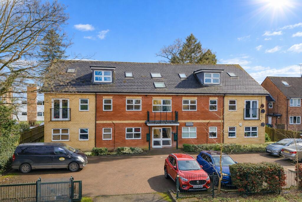 2 bed Apartment for rent in Watford. From Dey King and Haria Estate Agents - Watford 2 bed Apartment for rent in Watford. From Dey King and Haria Estate Agents - Watford