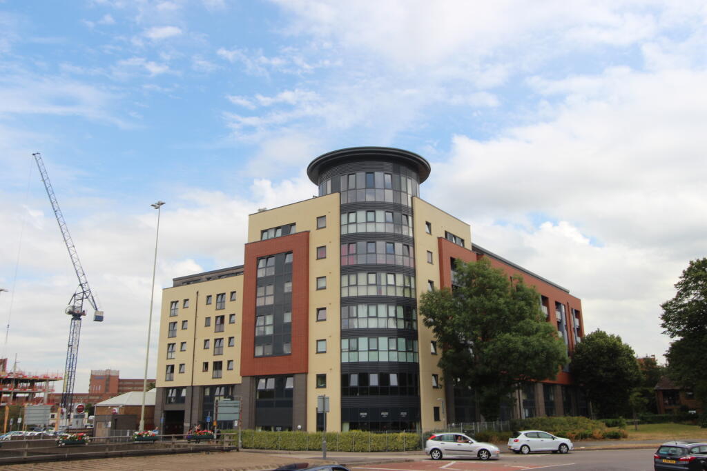 2 bed Apartment for rent in Watford. From Dey King and Haria Estate Agents - Watford 2 bed Apartment for rent in Watford. From Dey King and Haria Estate Agents - Watford