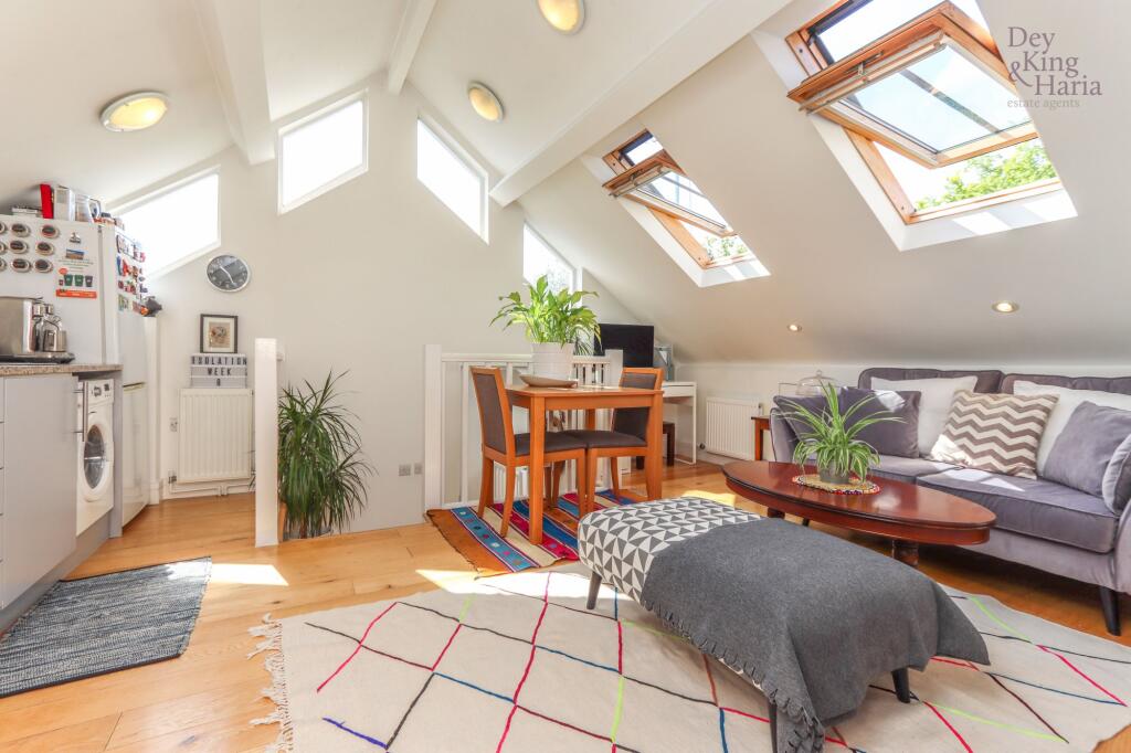 1 bed Apartment for rent in Watford. From Dey King and Haria Estate Agents - Watford