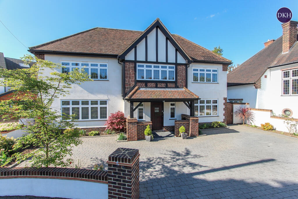 5 bed Detached for rent in Watford. From Dey King and Haria Estate Agents - Watford