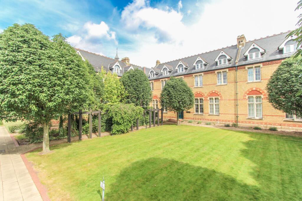 2 bed Apartment for rent in Watford. From Dey King and Haria Estate Agents - Watford