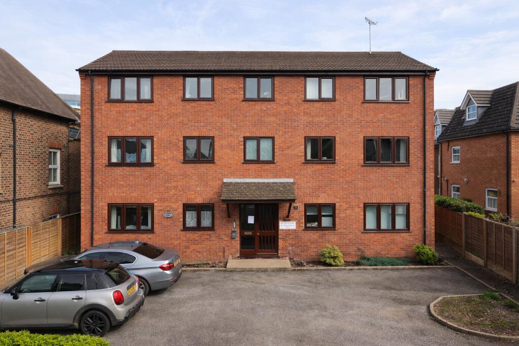 1 bed Apartment for rent in Watford. From Dey King and Haria Estate Agents - Watford