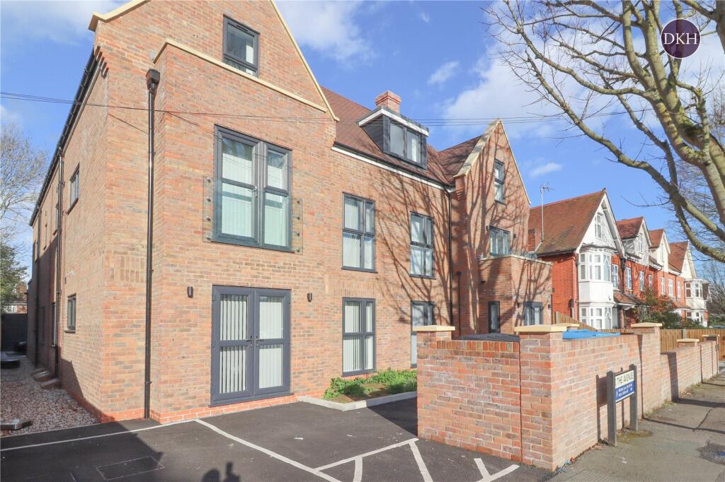 2 bed Penthouse for rent in Watford. From Dey King and Haria Estate Agents - Watford 2 bed Penthouse for rent in Watford. From Dey King and Haria Estate Agents - Watford