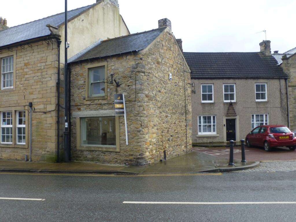 4 bed Mid Terraced House for rent in Wolsingham. From Addisons Chartered Surveyors - Barnard Castle 4 bed Mid Terraced House for rent in Wolsingham. From Addisons Chartered Surveyors - Barnard Castle