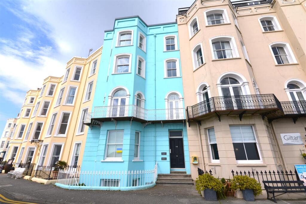 2 bed Apartment for rent in Tenby. From Birt & Co - Tenby