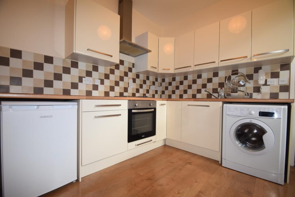 1 bed 1st Floor Flat for rent in Cardiff. From 2 Let 2 - Cardiff