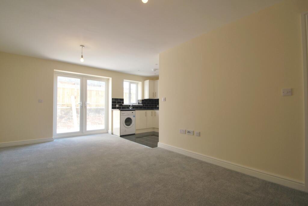 2 bed 1st Floor Flat for rent in Castleton. From 2 Let 2 - Cardiff