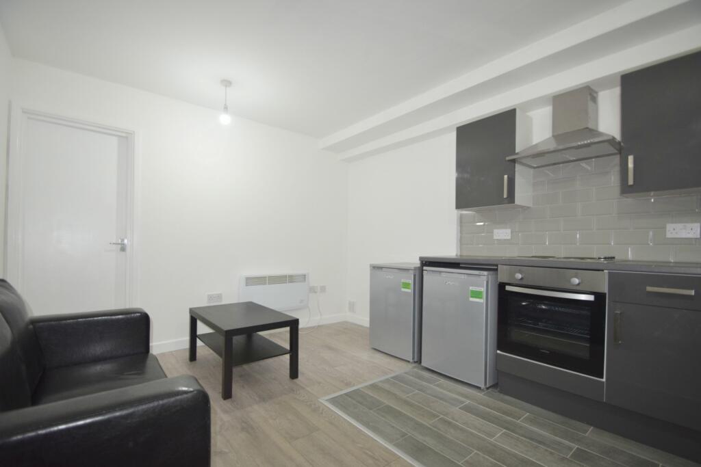 1 bed 1st Floor Flat for rent in Cardiff. From 2 Let 2 - Cardiff