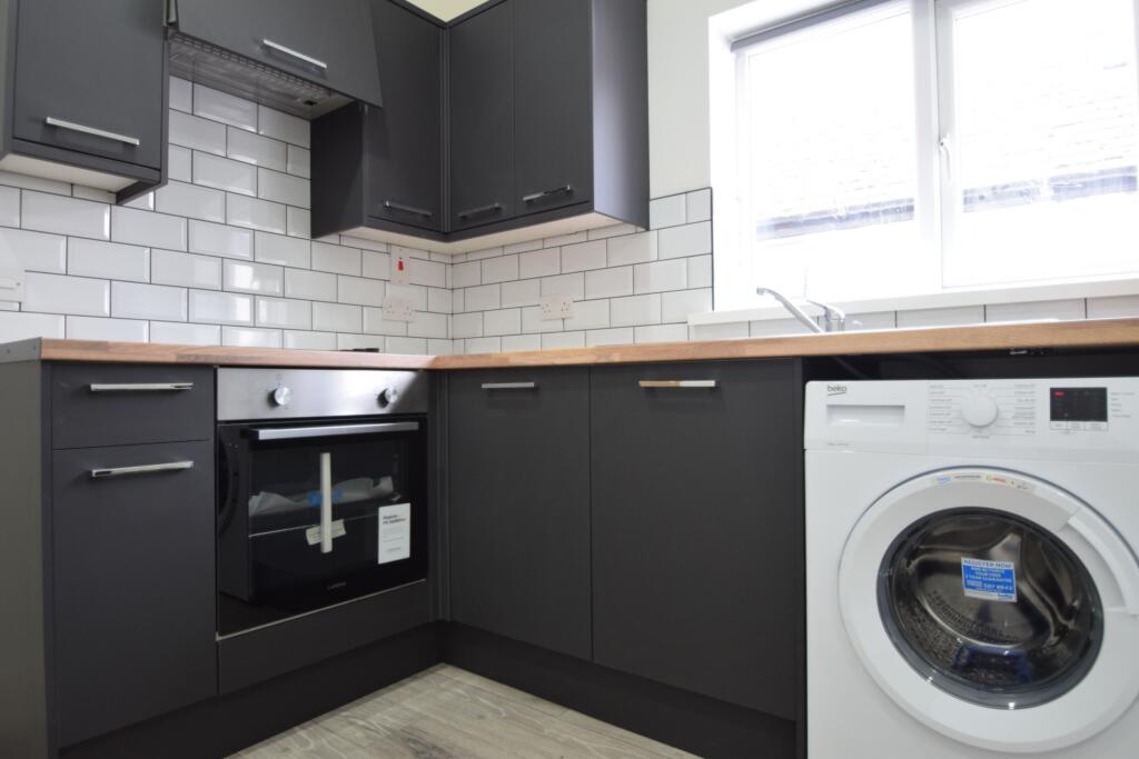 2 bed 1st Floor Flat for rent in Cardiff. From 2 Let 2 - Cardiff