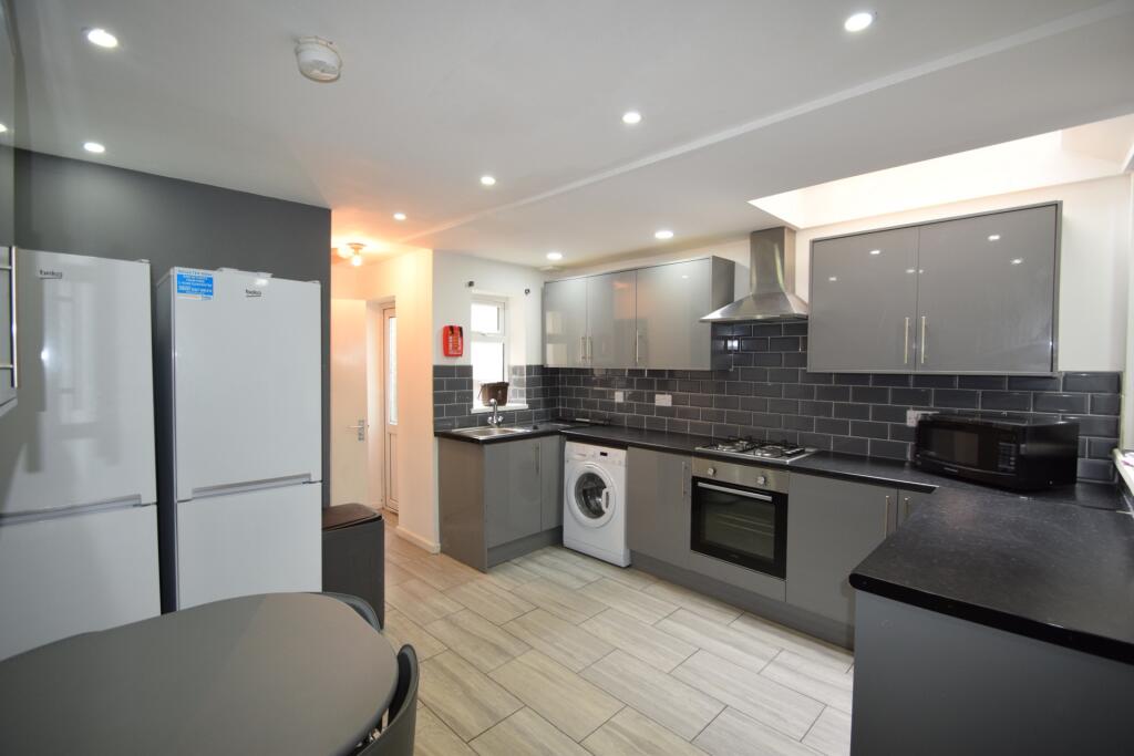 6 bed Detached for rent in Cardiff. From 2 Let 2 - Cardiff 6 bed Detached for rent in Cardiff. From 2 Let 2 - Cardiff