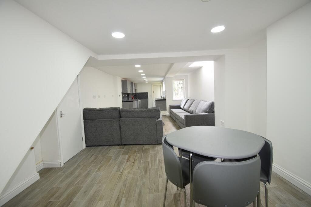 7 bed Detached for rent in Cardiff. From 2 Let 2 - Cardiff 7 bed Detached for rent in Cardiff. From 2 Let 2 - Cardiff