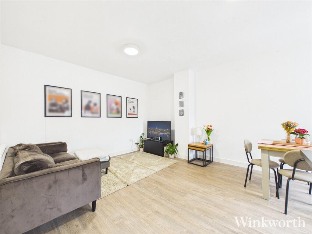 4 bed Apartment for rent in Acton. From Winkworth - Ealing & Acton