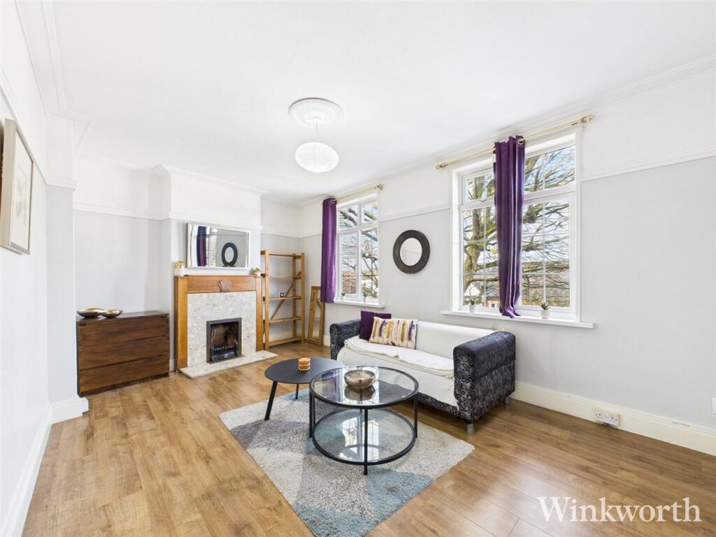 3 bed Apartment for rent in London. From Winkworth - Ealing & Acton