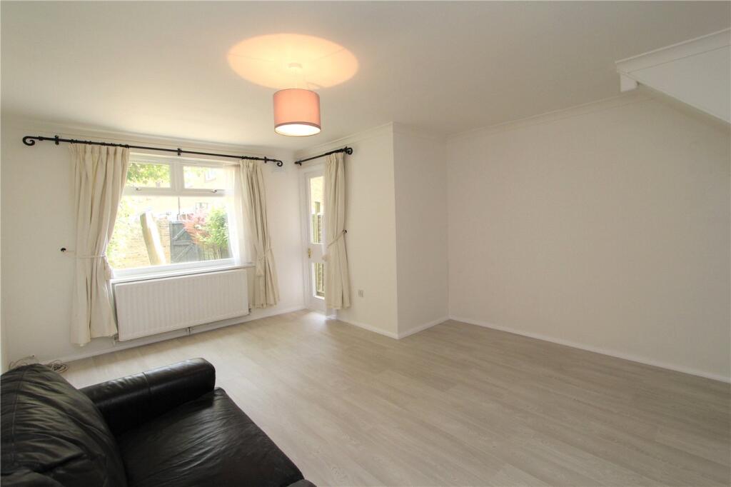 2 bed End of Terrace for rent in London. From Winkworth - Ealing & Acton