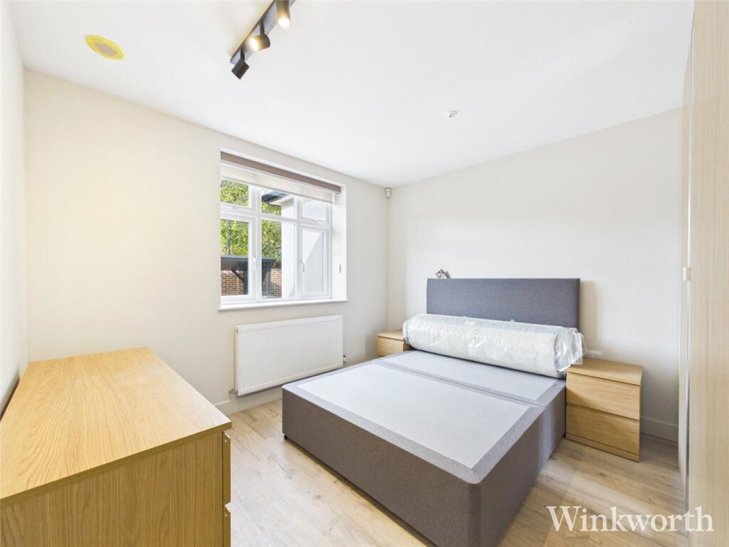 2 bed Bungalow for rent in London. From Winkworth - Ealing & Acton