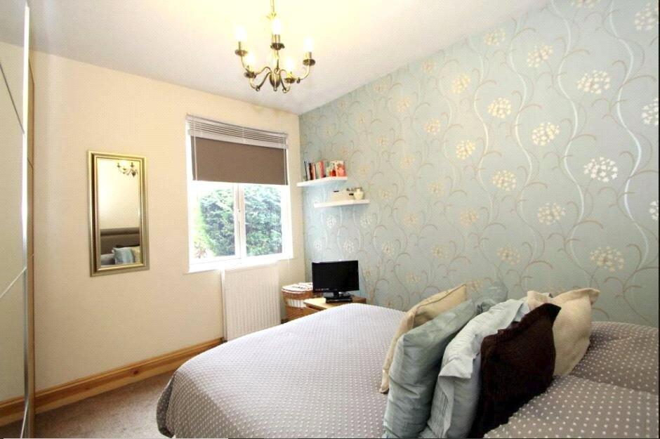 2 bed Apartment for rent in Greenford. From Winkworth - Ealing & Acton