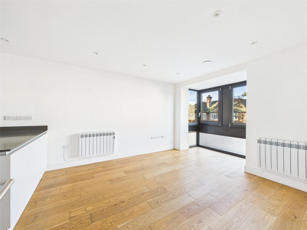 1 bed Apartment for rent in Twickenham. From Chase Buchanan - St. Margarets Office