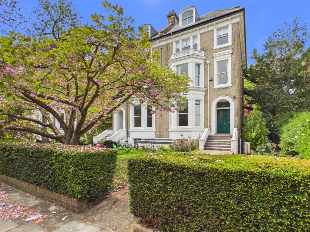 1 bed Apartment for rent in Twickenham. From Chase Buchanan - St. Margarets Office