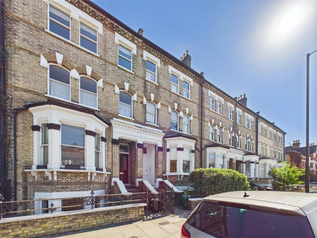 1 bed Apartment for rent in Twickenham. From Chase Buchanan - St. Margarets Office