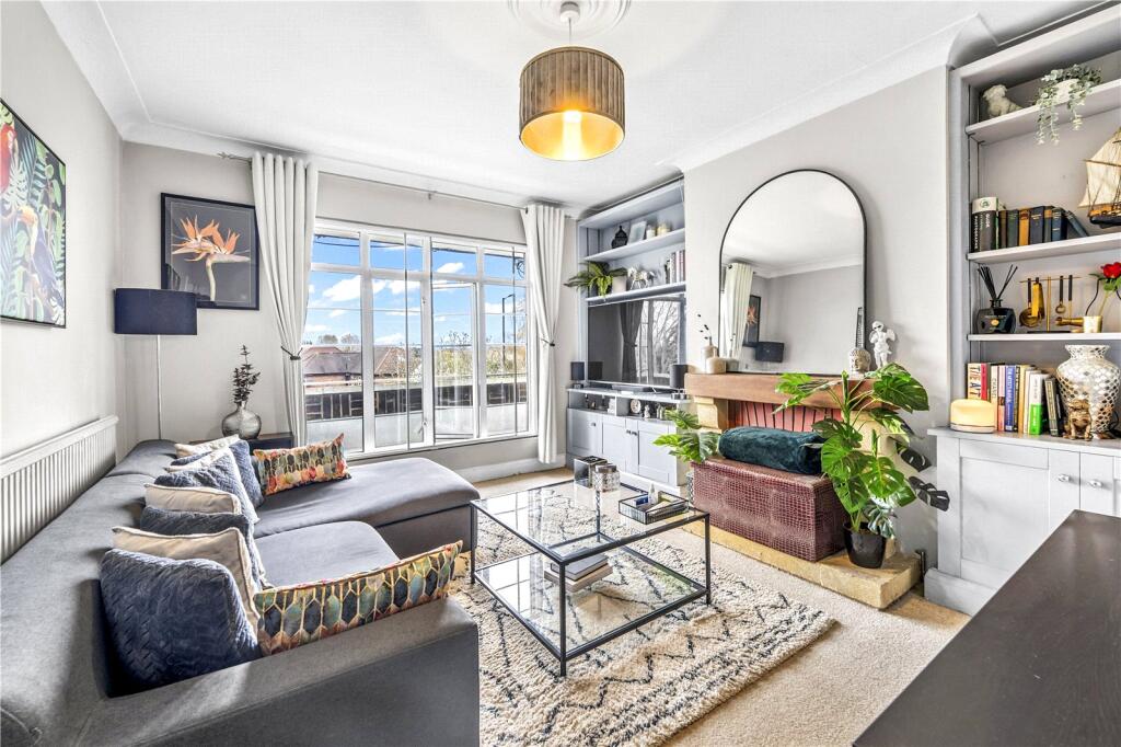 2 bed Apartment for rent in Twickenham. From Chase Buchanan - St. Margarets Office