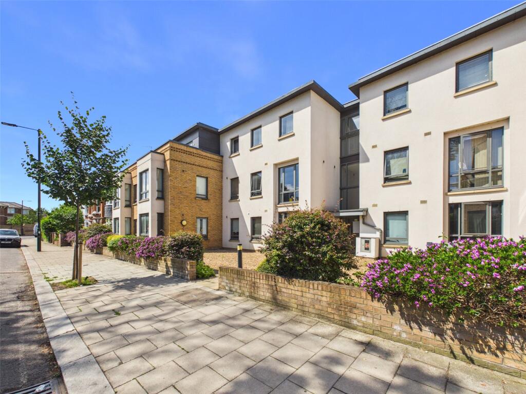 1 bed Apartment for rent in Twickenham. From Chase Buchanan - St. Margarets Office